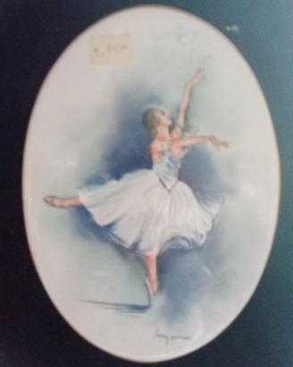 Piastra in porcellana dipinta a mano