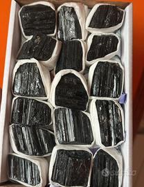 Minerale di Tormalina grezza collez