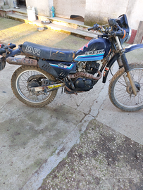 Suzuki dr 125s