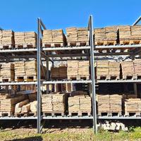 Mattoni in cotto, gradini in pietra, portali