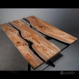 tavolo in legno massello e resina epossidica 
