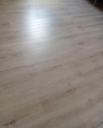 PAVIMENTO LAMINATO