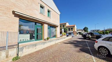 NEGOZIO A MONTEFORTE D'ALPONE