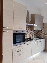 VENDUTO CUCINA 3 m color tortora chiaro €300