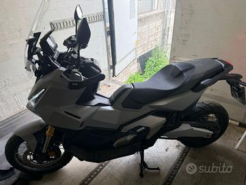 Honda x-adv 750