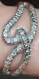 anello oro bianco con zirconi 