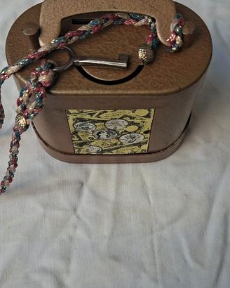 Cassettina Salvadanaio Vintage Banca Anni 60 Con C