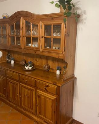 Credenza rustica in pino con alzata a vetrina