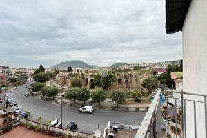 3 LOCALI A POZZUOLI