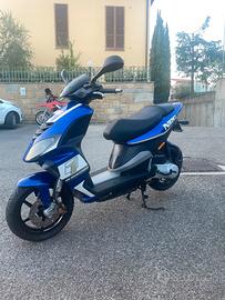 Scooter piaggio neg