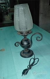 Lume in ferro antico vintage 