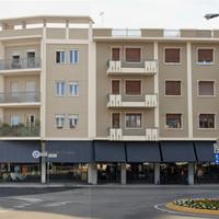 380mq 29m vetrine centro con garage incluso