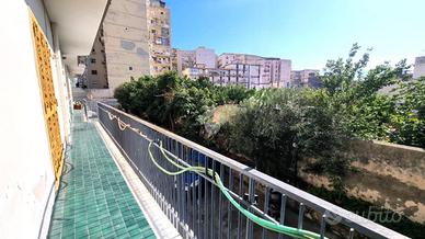 5 LOCALI A TORRE ANNUNZIATA