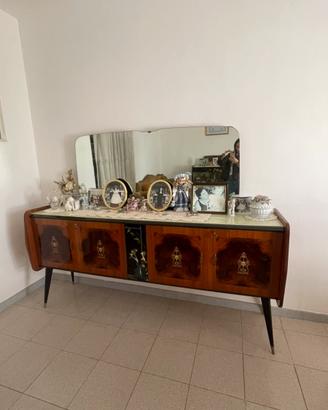 Sala da pranzo completa