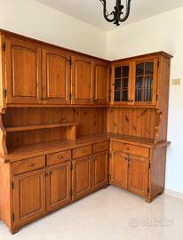 Pregiata Credenza in Legno