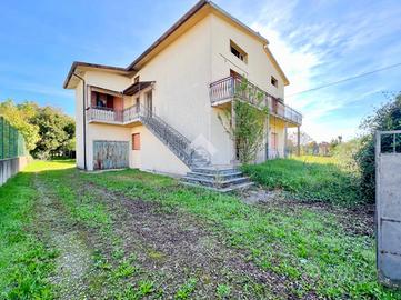 CASA INDIPENDENTE A CARLINO