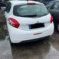 Peugeot 208 del 2013 per ricambi