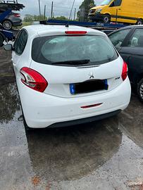 Peugeot 208 del 2013 per ricambi