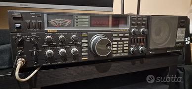 Icom IC-761 con Speaker SP-20 Icom