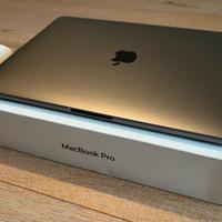 MacBook Pro 13-inch, 2017, Two Thunderbolt 3 ports
