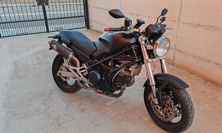 Ducati Monster 750 - 2000