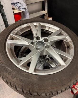 4 cerchi in lega Audi A4 B9 con gomme termiche