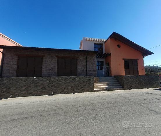 Palazzo / Stabile a Reggio di Calabria