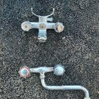 Rubinetti vari e sifone in pvc