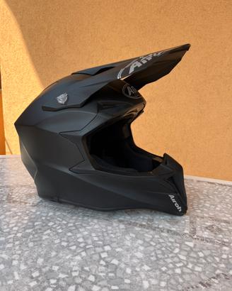 Casco Airoh Wraaap M