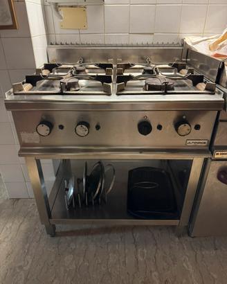 CUCINA  A GAS 4 FUOCHI