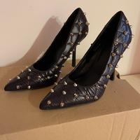 Decollete con borchie