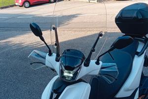 Scooter Voge SR1 125 con Parabrezza e Bauletto