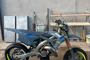 TM 125 2t