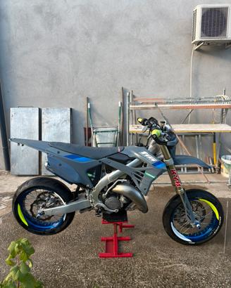 TM 125 2t