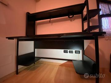 Scrivania da lavoro IKEA-Come nuova