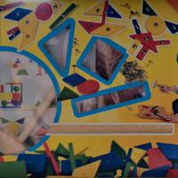 Gioco creativo martello e chiodini 