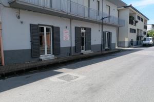 Fronte strada ad uso ufficio o commerciale