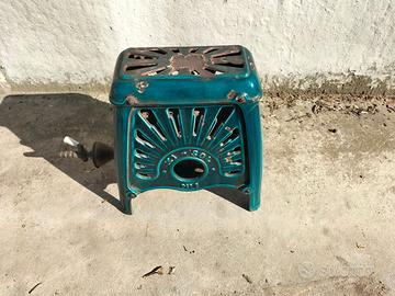 Antica stufetta in  ghisa a gas