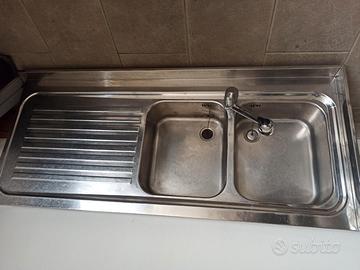 Piano di lavoro in acciaio inox con lavabi