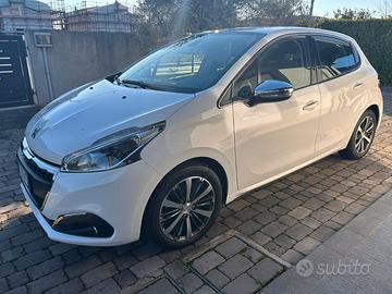 Peugeot 208 1.6 BlueHDi 75 CV Allure