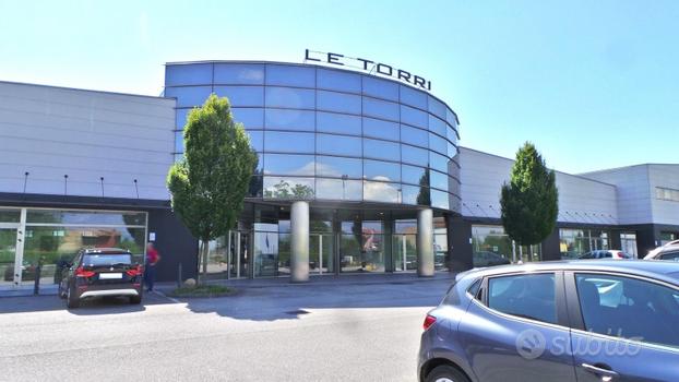 Locale commerciale vetrinato 110mq
