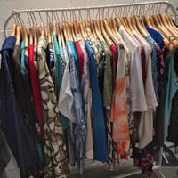 stock di abbigliamento donna