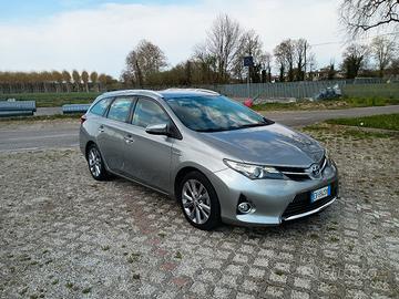 Toyota Auris TS Hybrid MY14