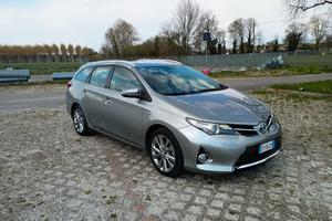 Toyota Auris TS Hybrid MY14