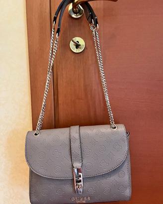 Guess Borsa grigia in pelle matelasse