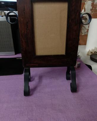 Cornice in legno con supporto in metallo