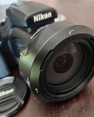 Nikon P1000 con accessori