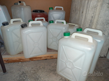 Bidoni/Taniche in plastica