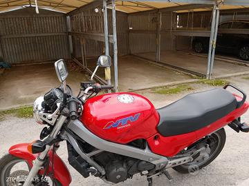 Honda NTV 650 REVERE