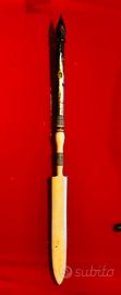 Penna  vintage, in osso e metallo.